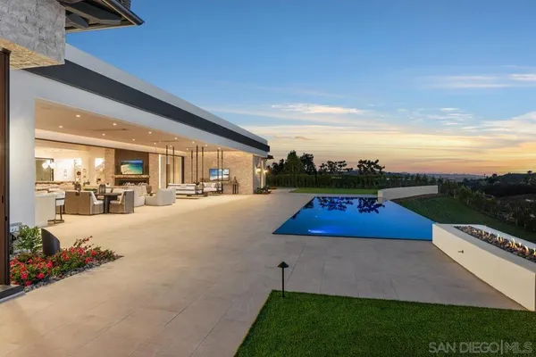$200,000 | 5968 Ladys Secret Court, Del Mar, CA 92014