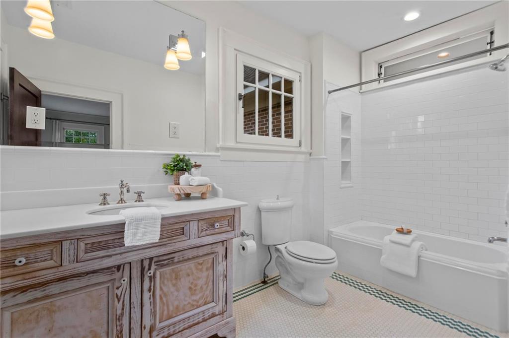 213 Mt Vernon Drive Decatur, GA 30030 - Photo 20 of 32