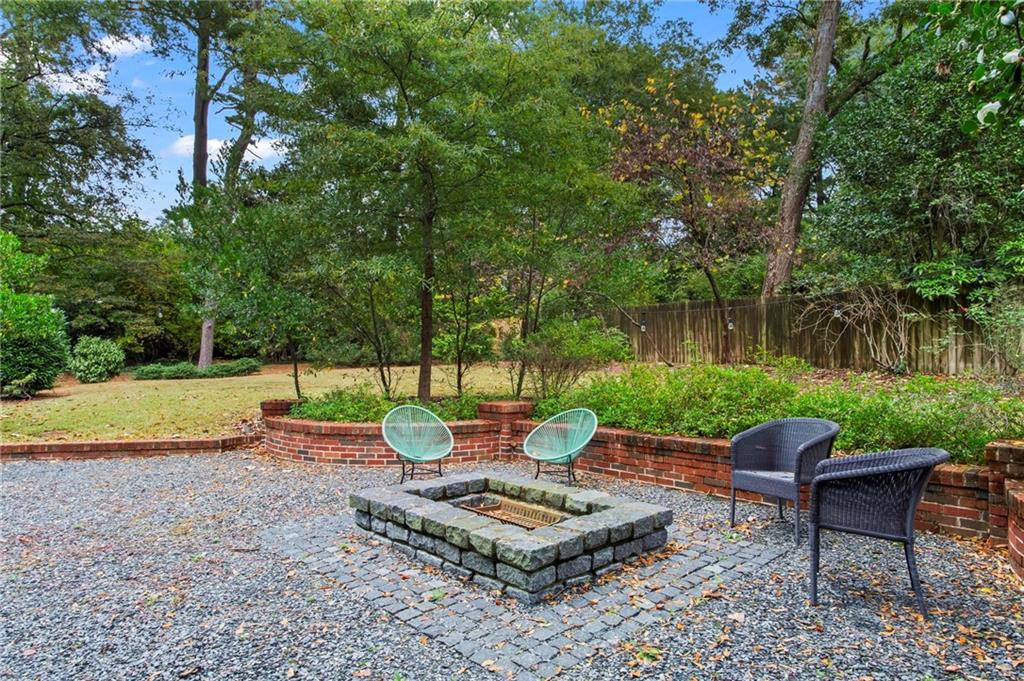 213 Mt Vernon Drive Decatur, GA 30030 - Photo 4 of 32