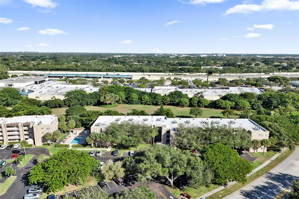 9470 Tangerine Place, Unit 404 Davie, FL 33324 - Photo 25 of 39 a view of city with ocean