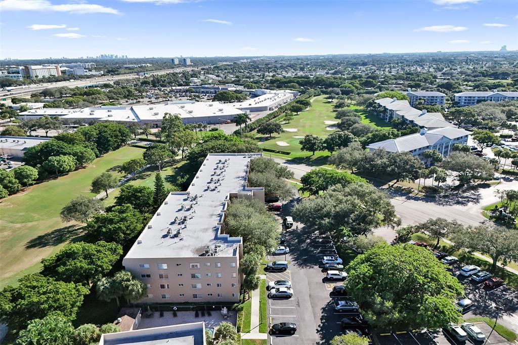 9470 Tangerine Place, Unit 404 Davie, FL 33324 - Photo 27 of 39 an aerial view of multiple house