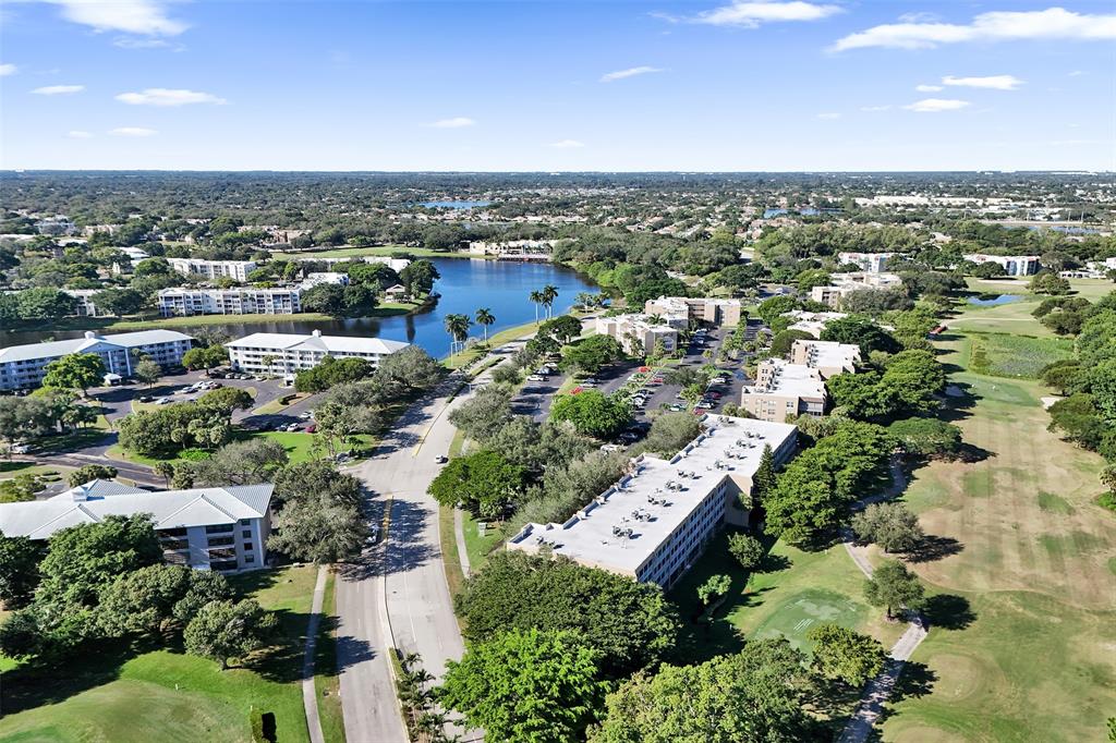 9470 Tangerine Place, Unit 404 Davie, FL 33324 - Photo 31 of 39 an aerial view of multiple house
