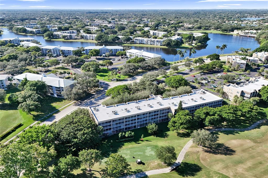 9470 Tangerine Place, Unit 404 Davie, FL 33324 - Photo 32 of 39 an aerial view of multiple house