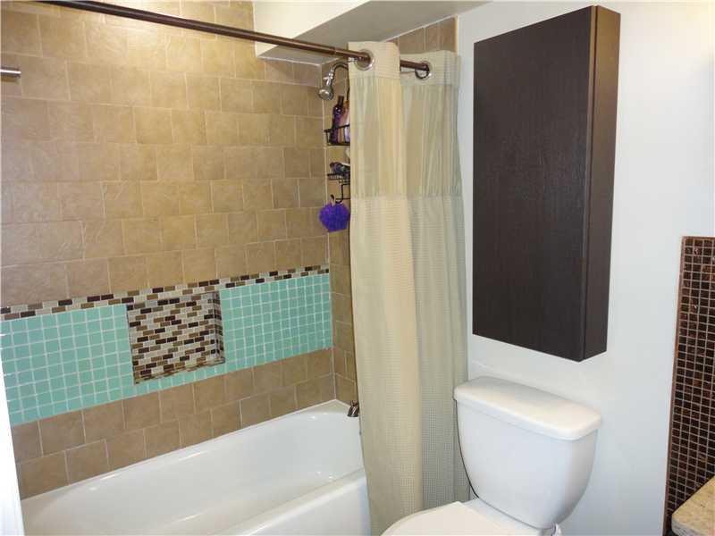 329-b-31 Ridge Point Circle Bridgeville, PA 15017 - Photo 14 of 17 Full Bath.