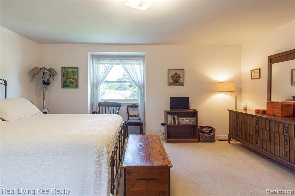 2155 Wayward Drive Rochester Hills, MI 48309 - Photo 23 of 38