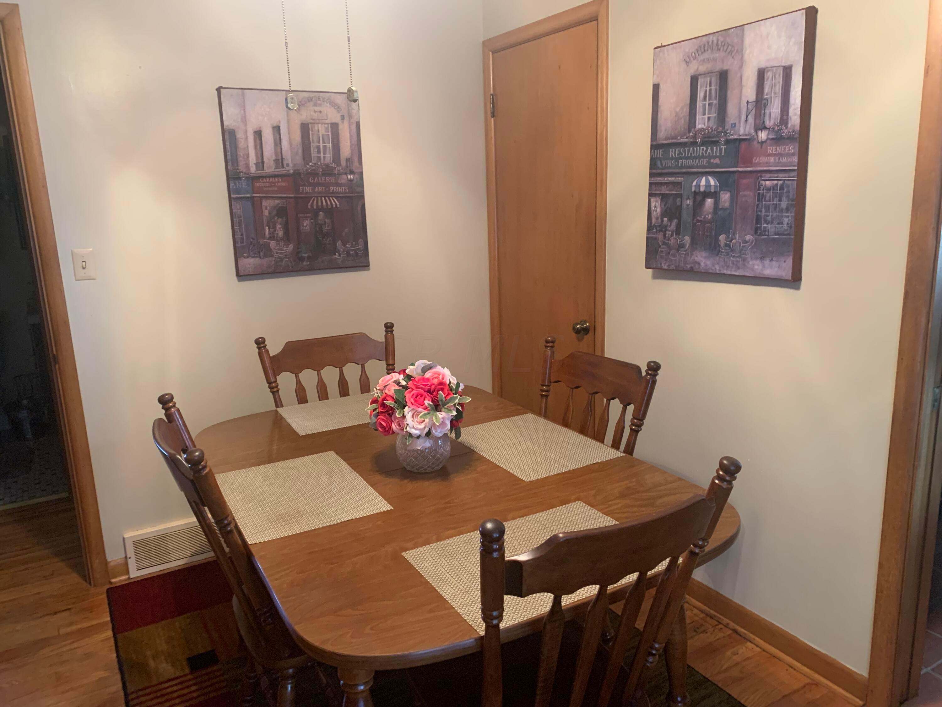 4833 Annhurst Road Columbus, OH 43228 - Photo 7 of 27 3rd bedroom being used as formal dining