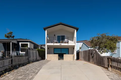 $1,899,000 | 2138-2140 Reed Avenue, San Diego, CA 92109