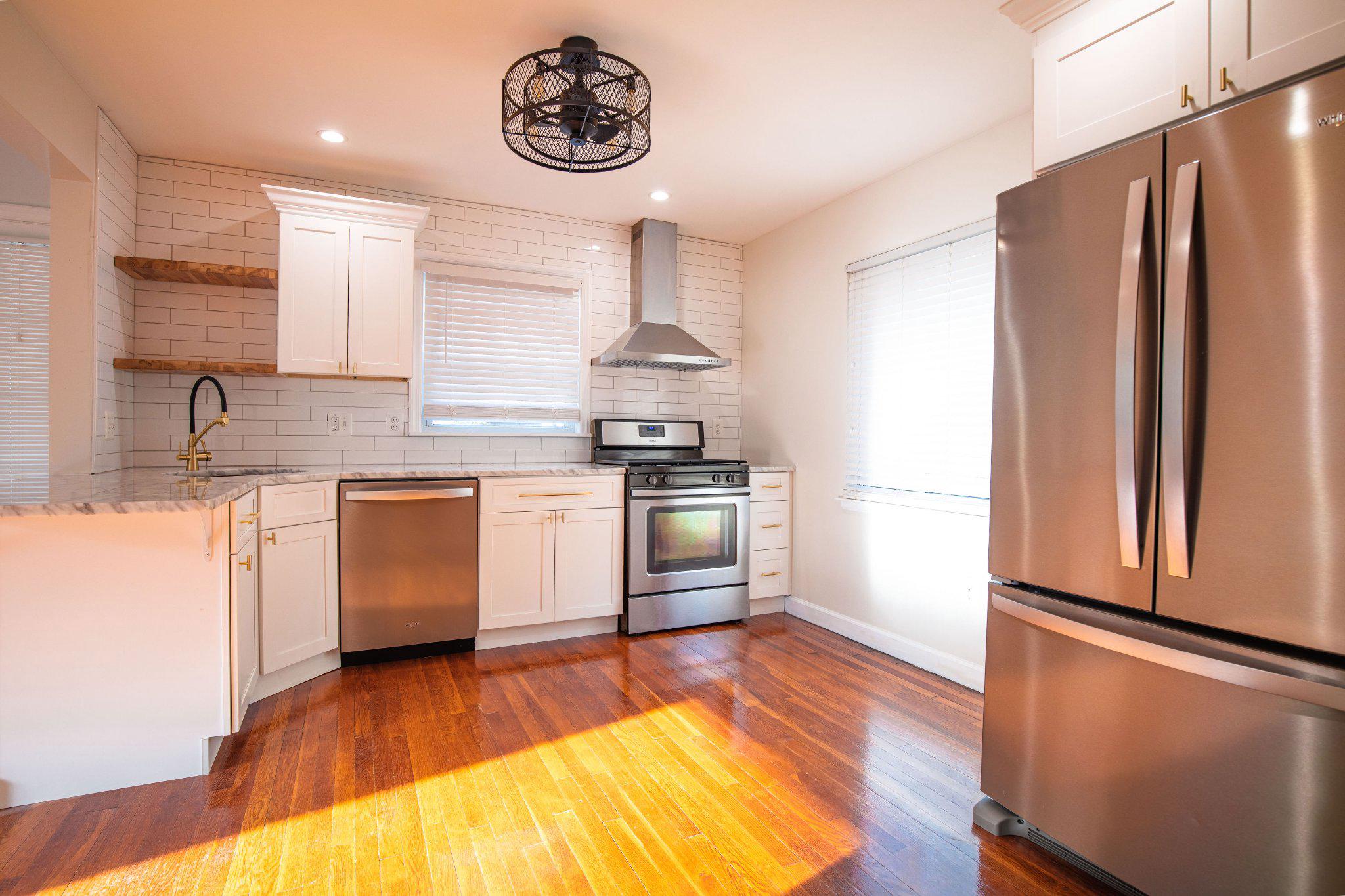 5810 Greenleaf Road Cheverly, MD 20785 - Photo 5 of 29 Bright and modern kitchen oasis.