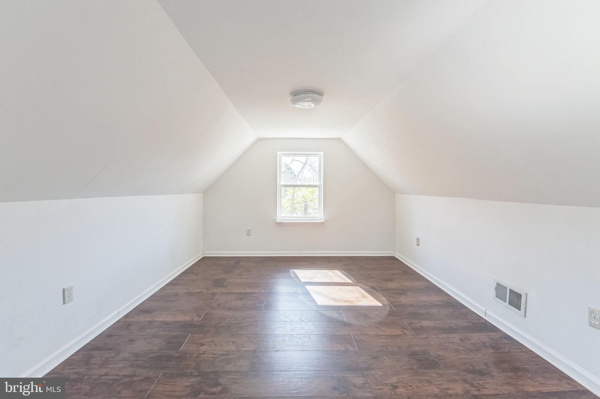 112 Norris Street Mantua, NJ 08051 - Photo 18 of 25 an empty room with windows