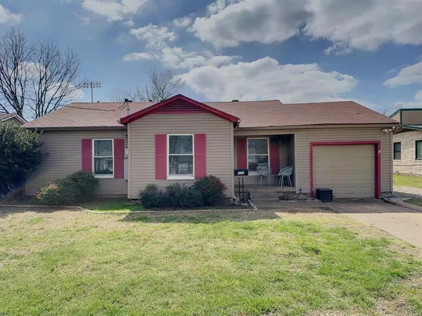 $289,999 | 634 Oak Ridge Lane, Irving, TX 75061