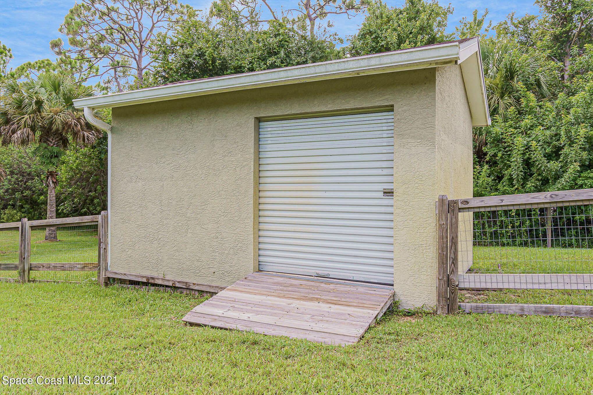 4357 Ligustrum Drive Melbourne, FL 32934 - Photo 30 of 40 4357 Ligustrum Dr 35