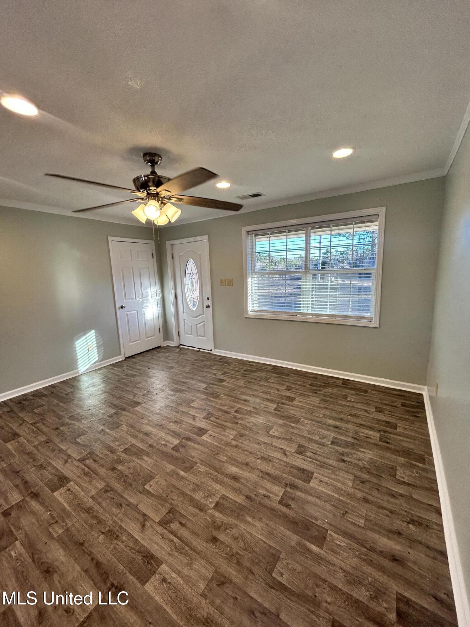 287 Stinson Road Holly Springs, MS 38635 - Photo 3 of 19 Living room