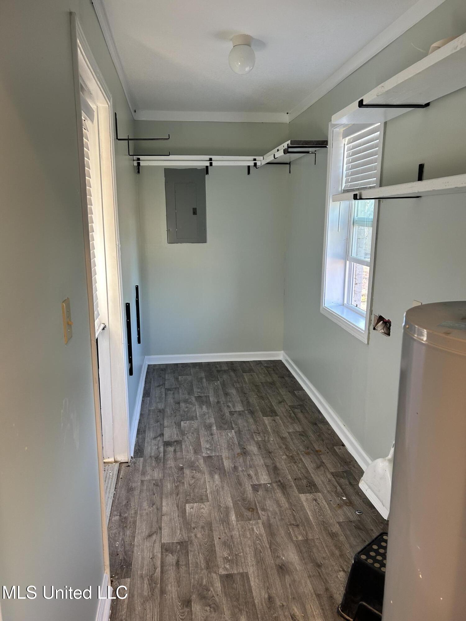 287 Stinson Road Holly Springs, MS 38635 - Photo 7 of 19 Laundry room