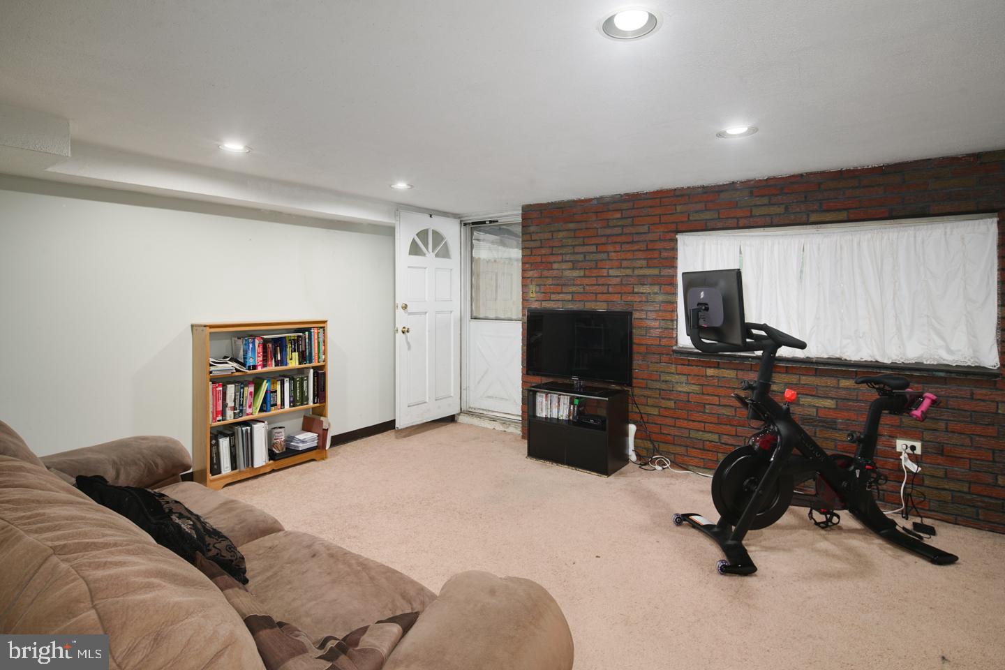 3128 Derry Road Philadelphia, PA 19154 - Photo 23 of 26 Gallery Image 23