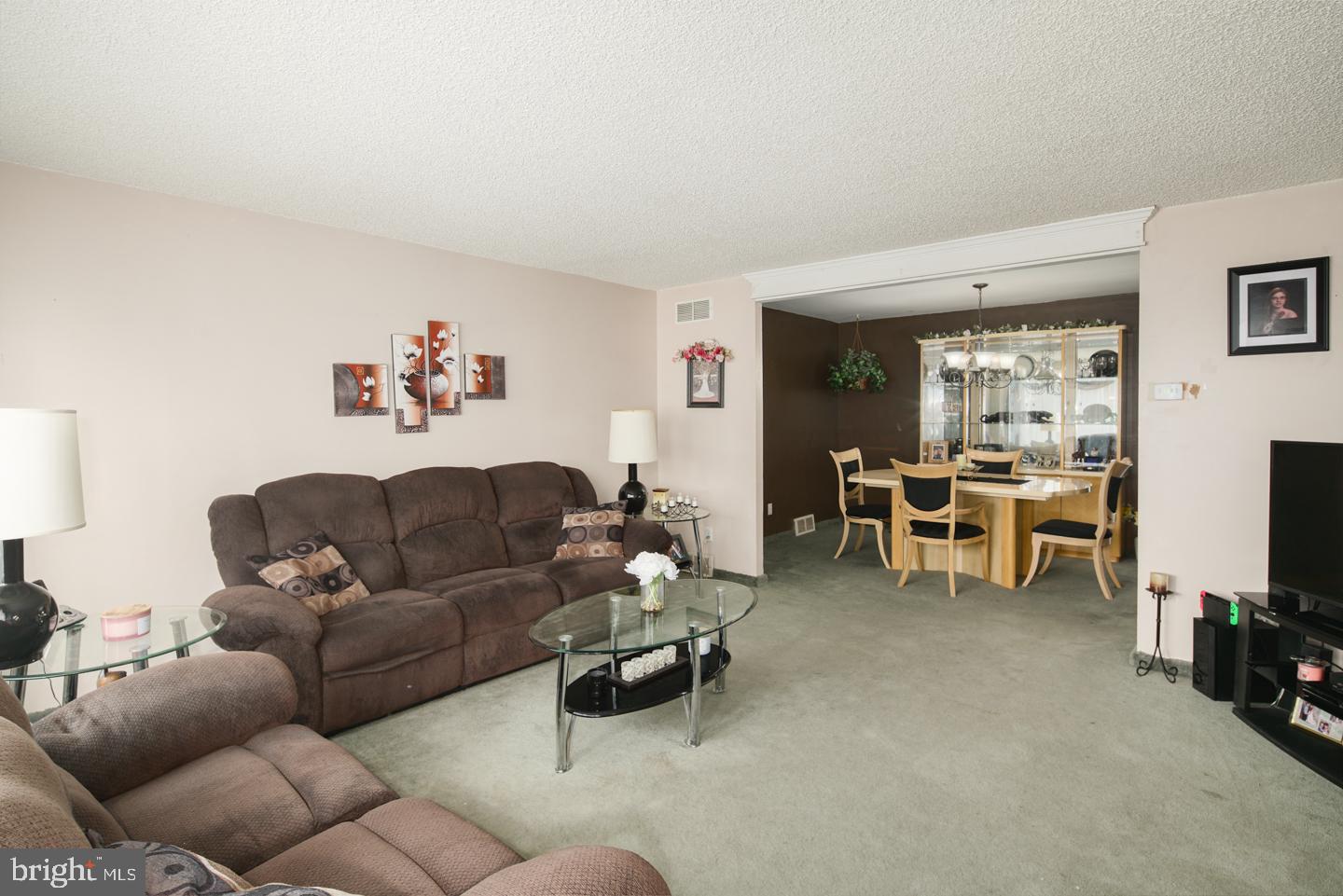 3128 Derry Road Philadelphia, PA 19154 - Photo 4 of 26 Gallery Image 4