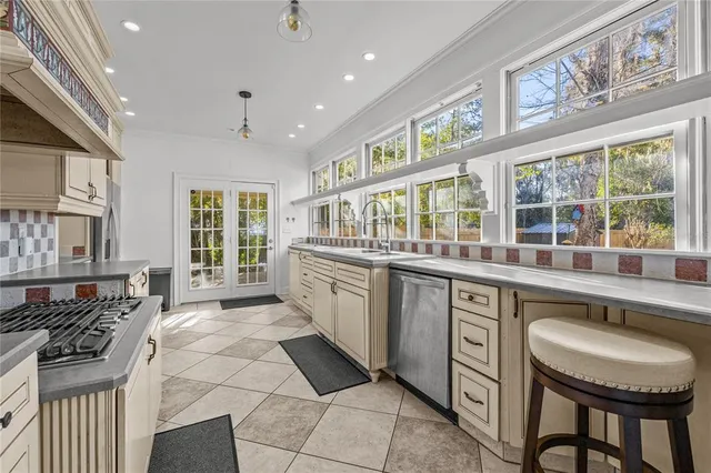 $425,000 | 24121 West U.S. Highway 27, High Springs, FL 32643