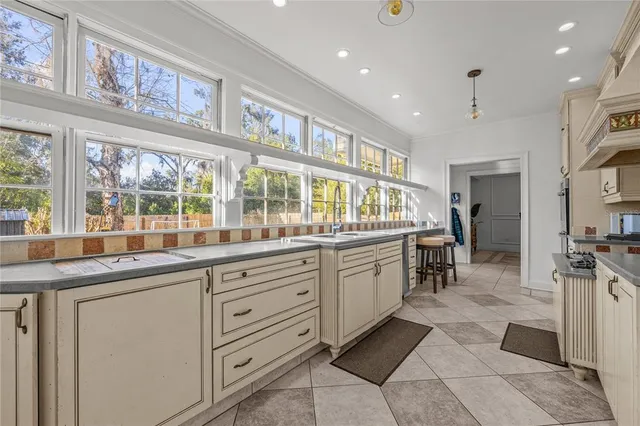 $425,000 | 24121 West U.S. Highway 27, High Springs, FL 32643