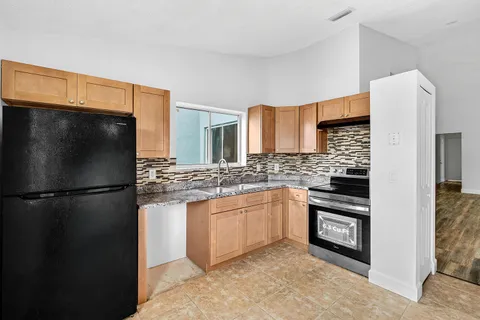 $269,000 | 3795 Island Club Circle East, Unit 10, Lake Worth, FL 33462