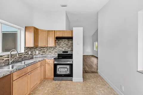 $269,000 | 3795 Island Club Circle East, Unit 10, Lake Worth, FL 33462