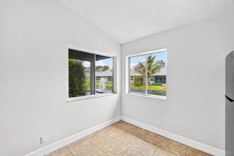 $269,000 | 3795 Island Club Circle East, Unit 10, Lake Worth, FL 33462