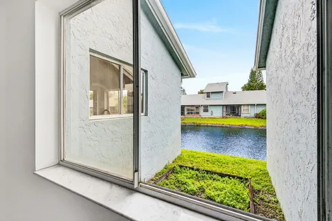 $269,000 | 3795 Island Club Circle East, Unit 10, Lake Worth, FL 33462