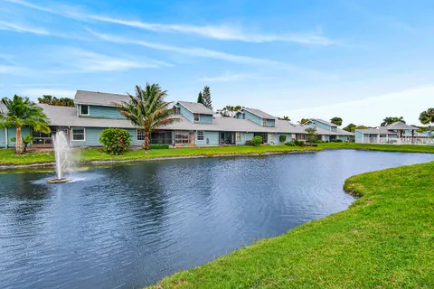 $269,000 | 3795 Island Club Circle East, Unit 10, Lake Worth, FL 33462
