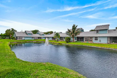 $269,000 | 3795 Island Club Circle East, Unit 10, Lake Worth, FL 33462