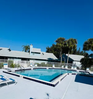 $269,000 | 3795 Island Club Circle East, Unit 10, Lake Worth, FL 33462