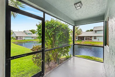 $269,000 | 3795 Island Club Circle East, Unit 10, Lake Worth, FL 33462