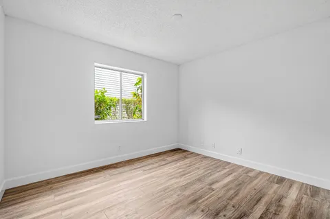 $269,000 | 3795 Island Club Circle East, Unit 10, Lake Worth, FL 33462