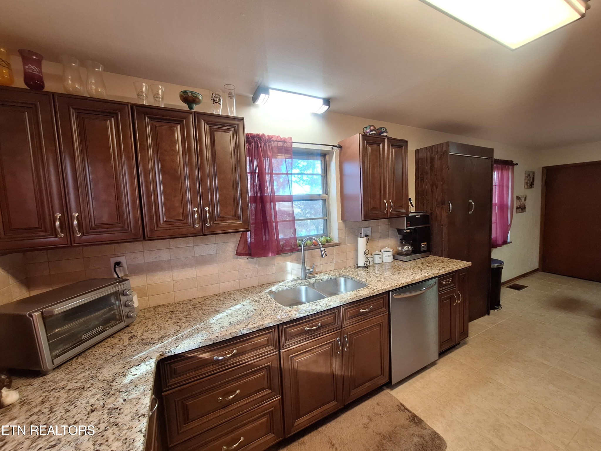 1739 Federal Road Madisonville, TN 37354 - Photo 21 of 57