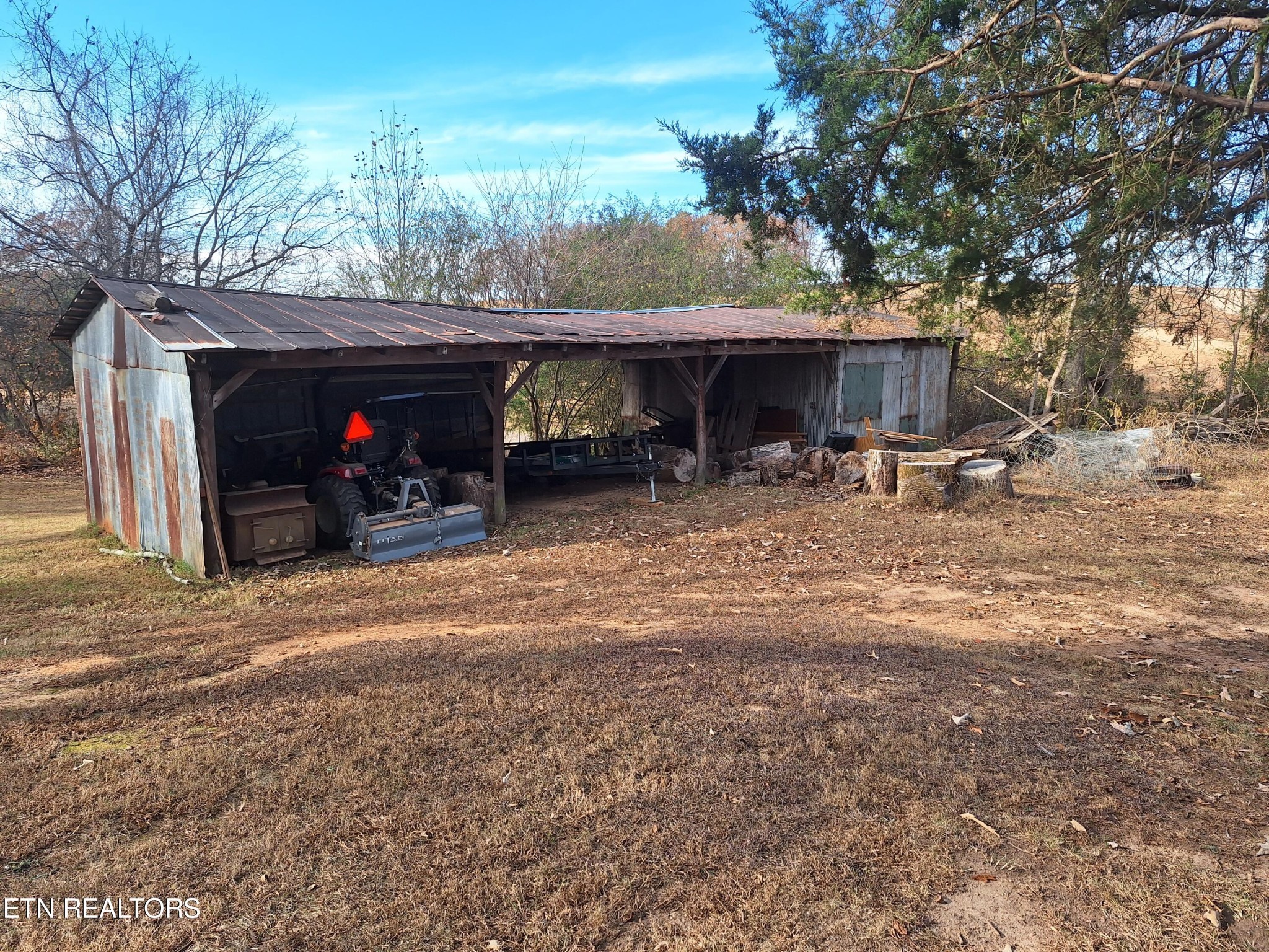 1739 Federal Road Madisonville, TN 37354 - Photo 6 of 57