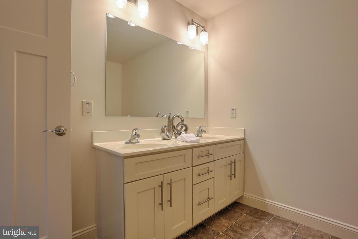 675 Saddle Road Palmyra, PA 17078 - Photo 17 of 52 Gallery Image 17