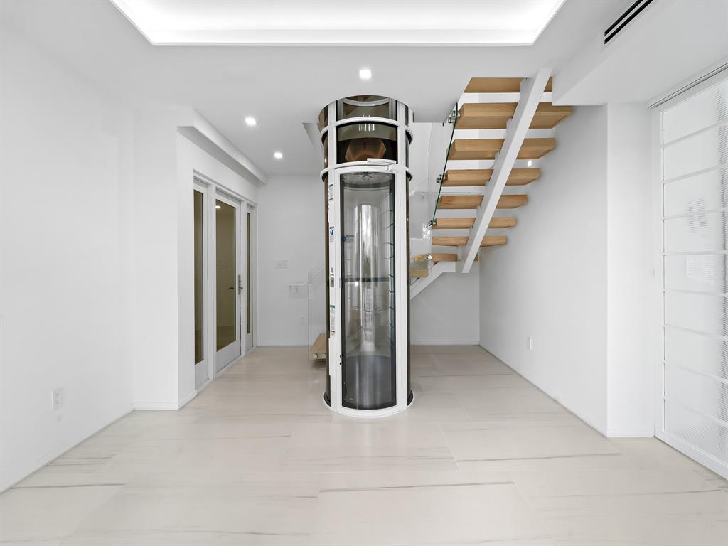 423 Hendricks Isle Fort Lauderdale, FL 33301 - Photo 38 of 77