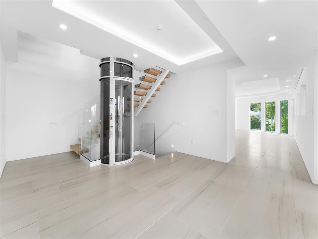 423 Hendricks Isle Fort Lauderdale, FL 33301 - Photo 40 of 77