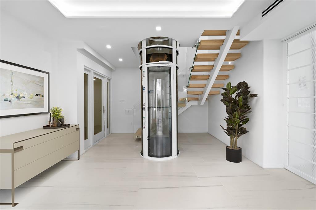 423 Hendricks Isle Fort Lauderdale, FL 33301 - Photo 8 of 77 DISCLAIMER