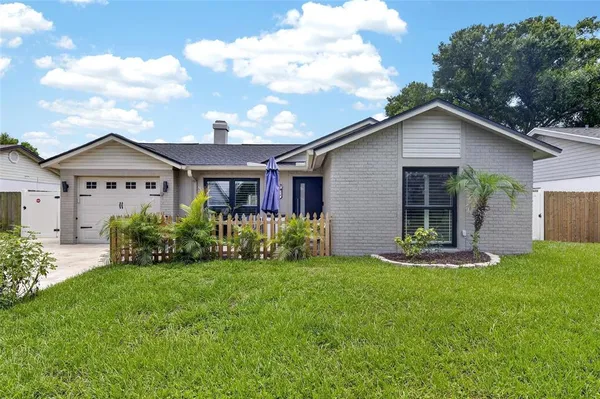 $2,700 | 614 Stillview Circle, Brandon, FL 33510