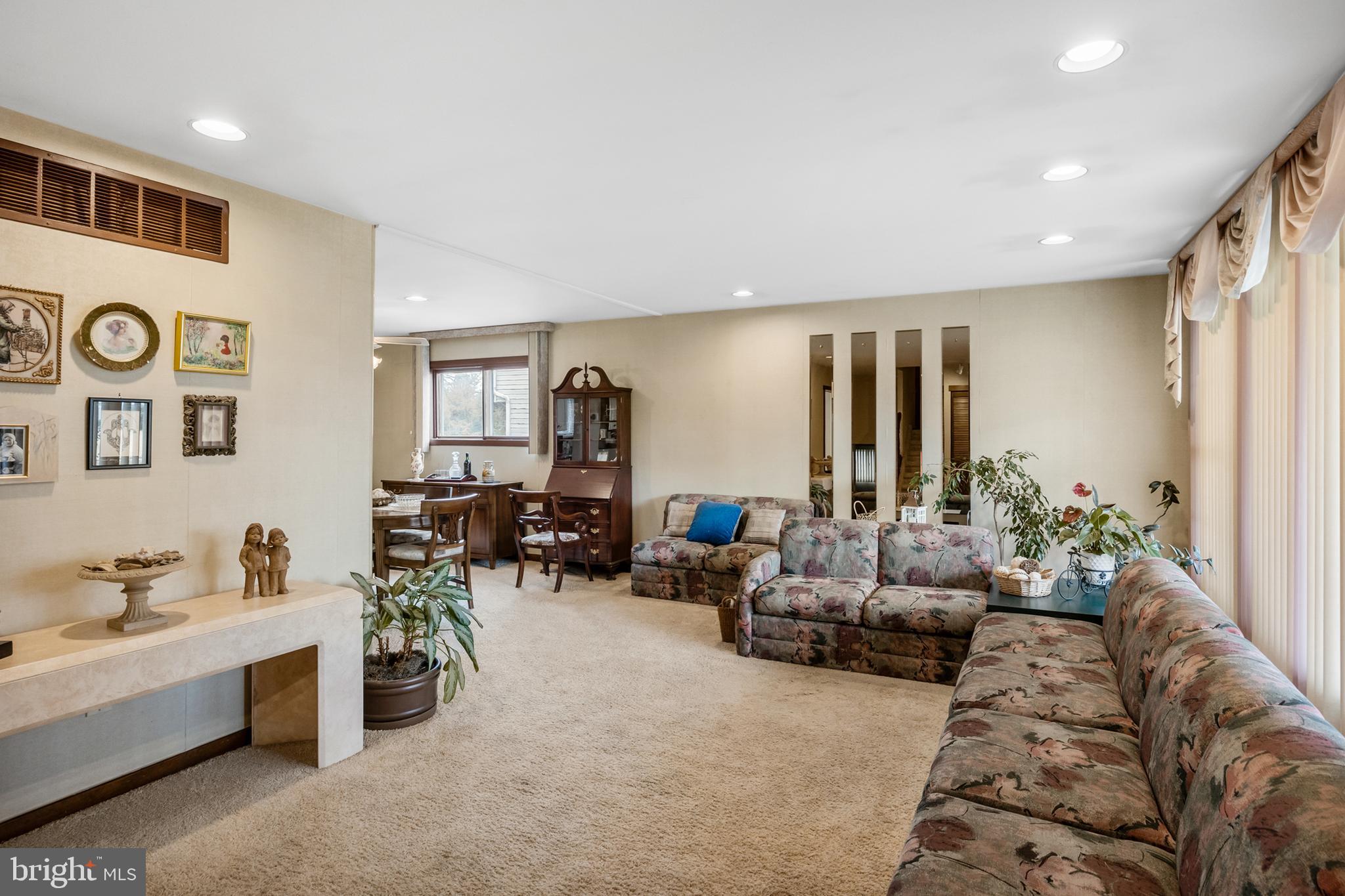 9 North Syracuse Drive Cherry Hill, NJ 08034 - Photo 4 of 28