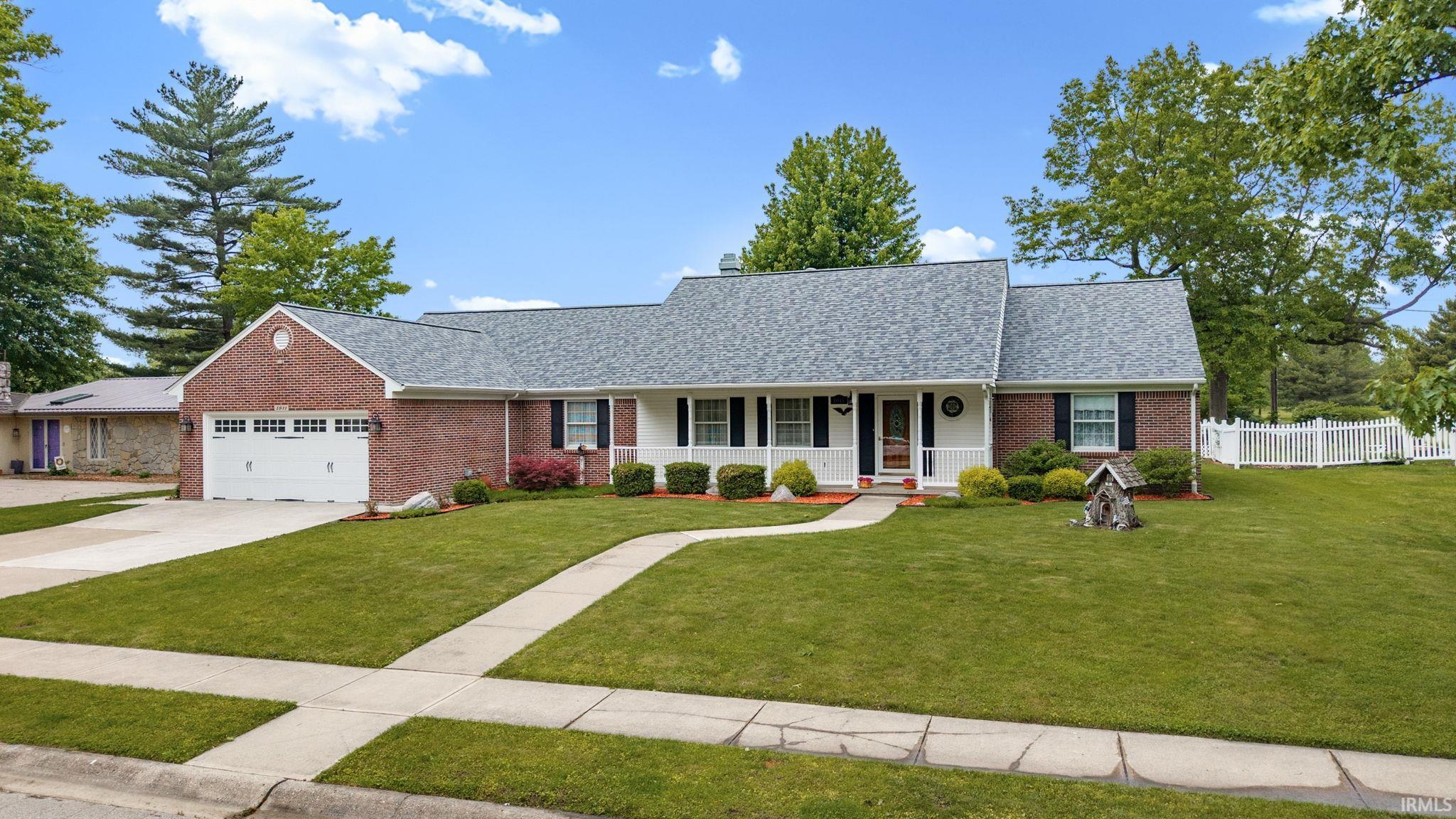 1811 North Hawthorne Road Marion, IN 46952 - Photo 1 of 36