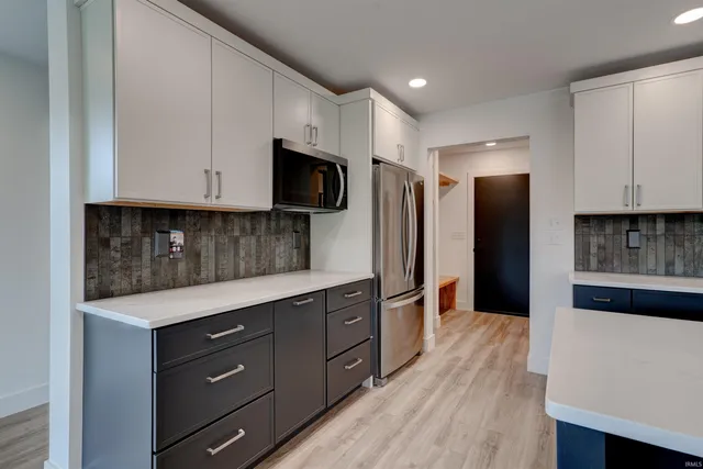 $410,990 | 1310 Mockingbird Lane, Mount Vernon, IN 47620