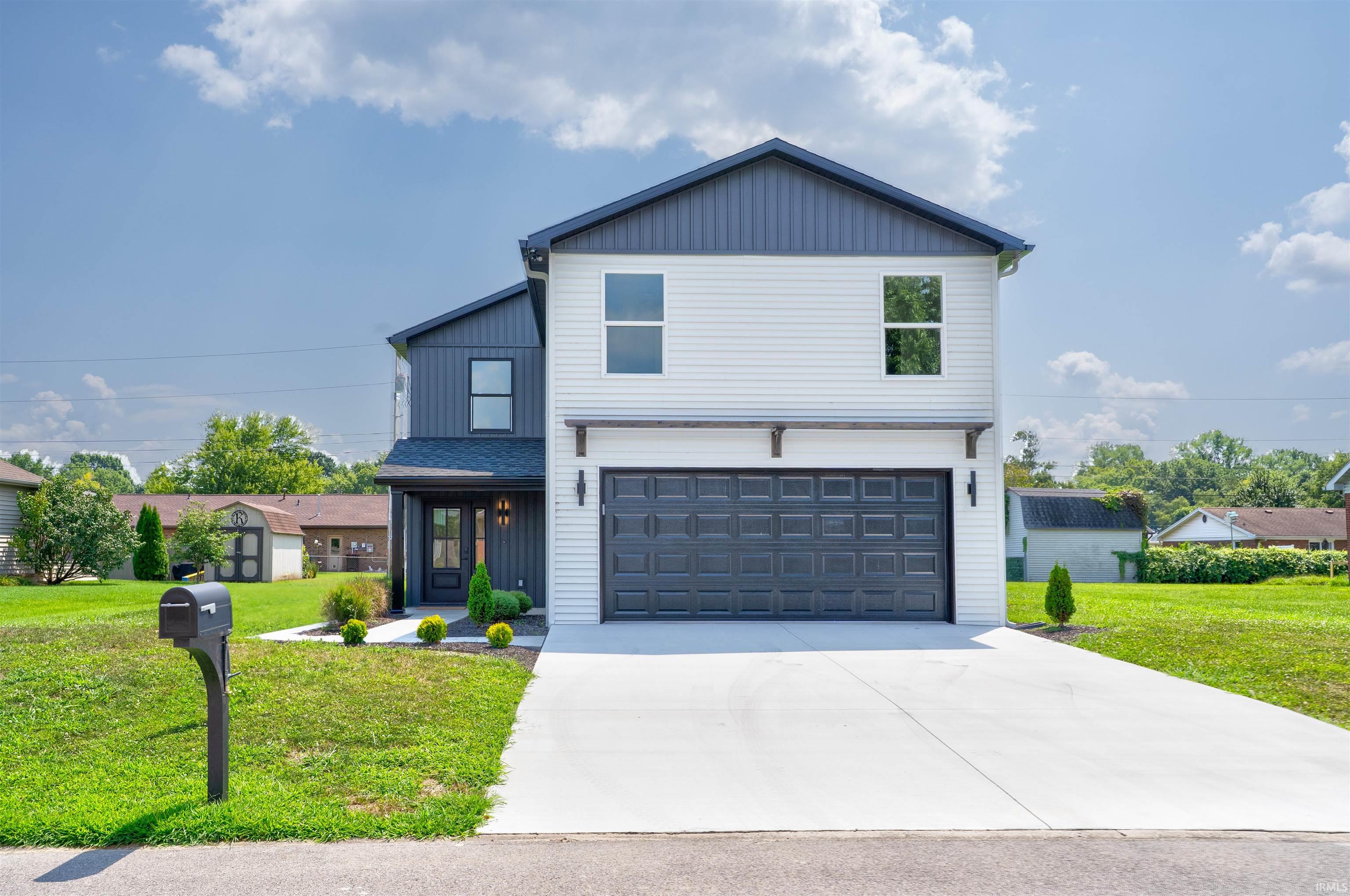 1310 Mockingbird Lane Mount Vernon, IN 47620 - Photo 2 of 36