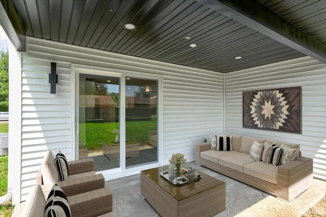 $405,000 | 1310 Mockingbird Lane, Mount Vernon, IN 47620