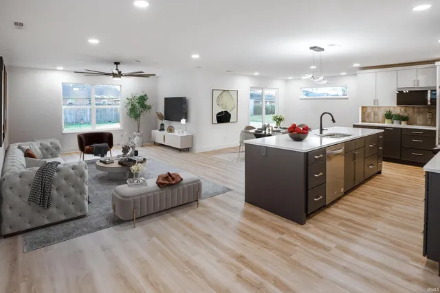 $405,000 | 1310 Mockingbird Lane, Mount Vernon, IN 47620