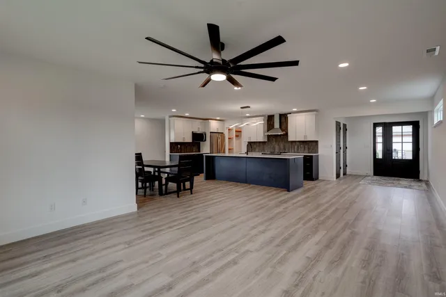 $405,000 | 1310 Mockingbird Lane, Mount Vernon, IN 47620