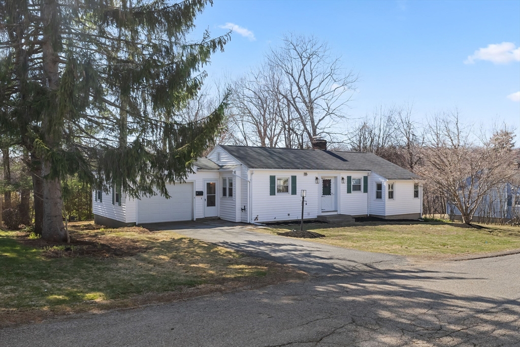 4 Crestwood Road Paxton, MA 01612 - Photo 2 of 29