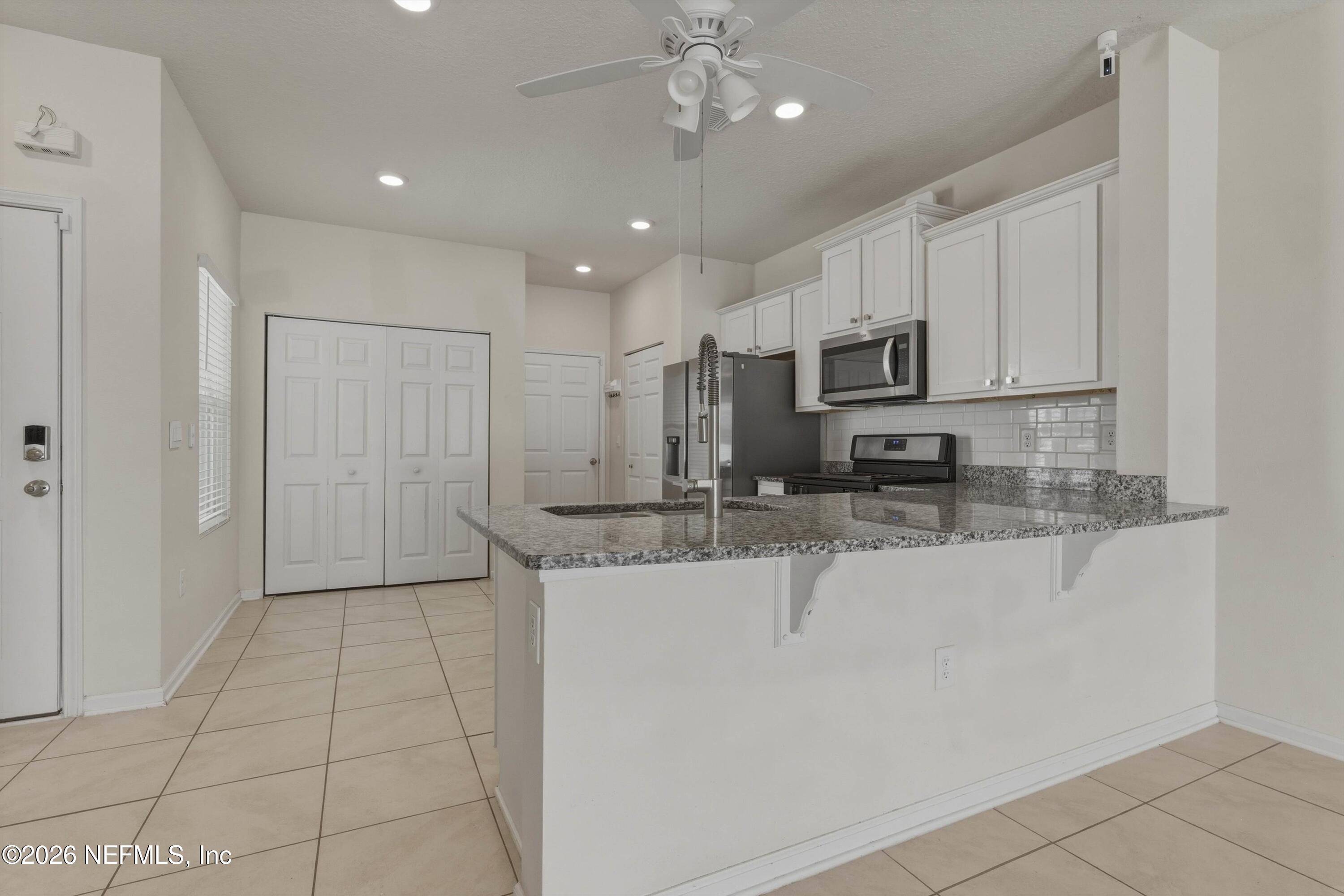 98 Coastline Way Street St. Augustine, FL 32092 - Photo 7 of 28 06-Kitchen