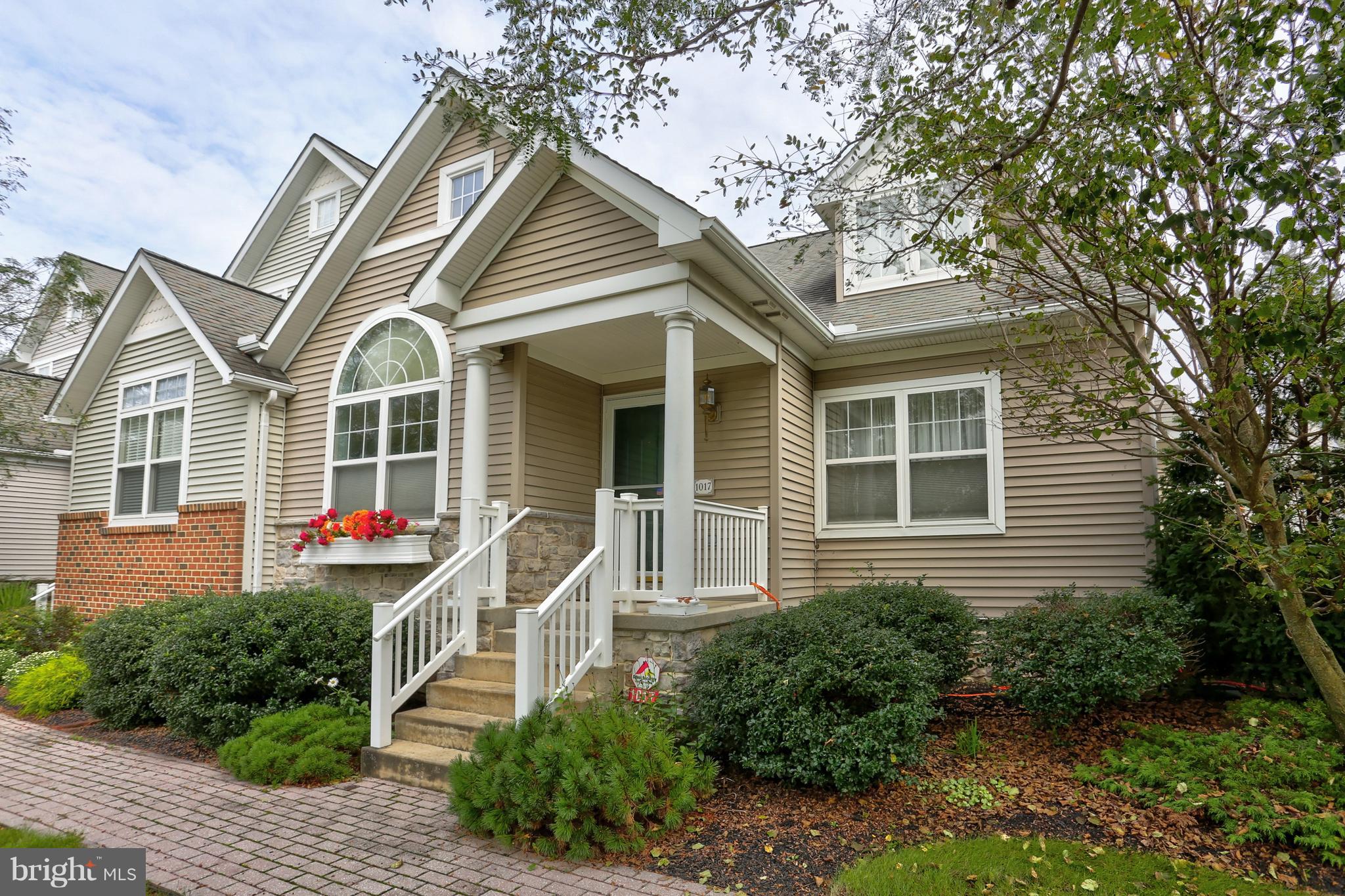 1017 Bond Street Lititz, PA 17543 - Photo 3 of 33