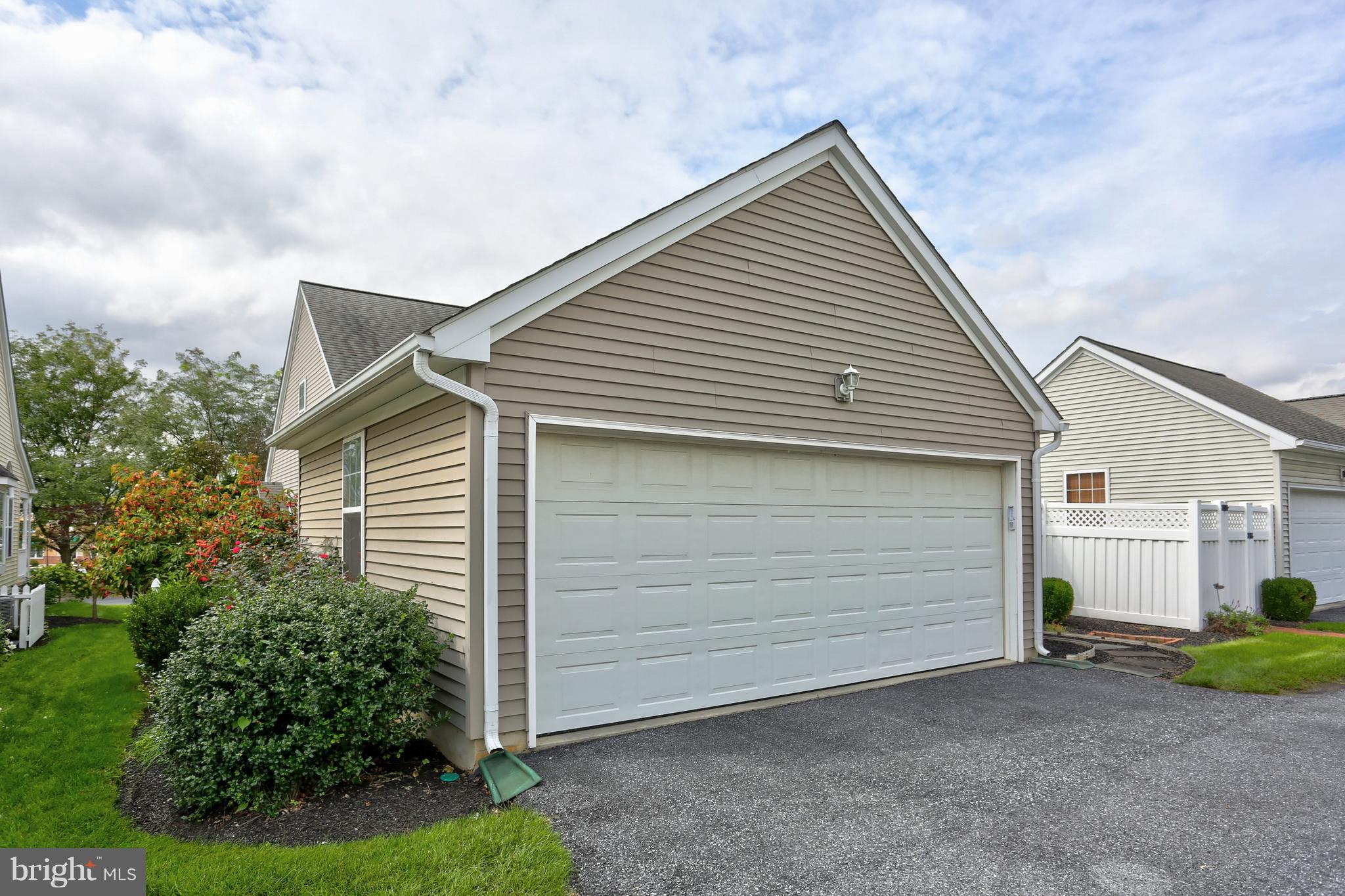 1017 Bond Street Lititz, PA 17543 - Photo 6 of 33