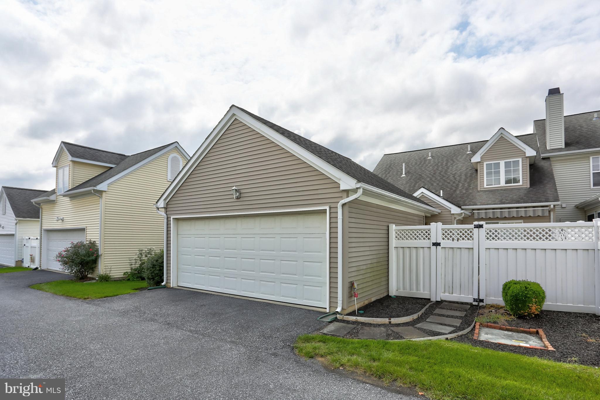 1017 Bond Street Lititz, PA 17543 - Photo 8 of 33