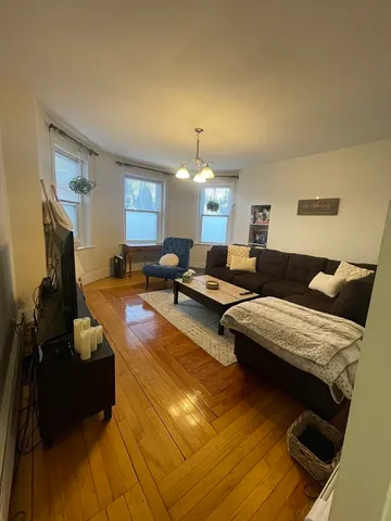 $2,500 | 674 Boylston Street, Unit 1, Newton, MA 02459